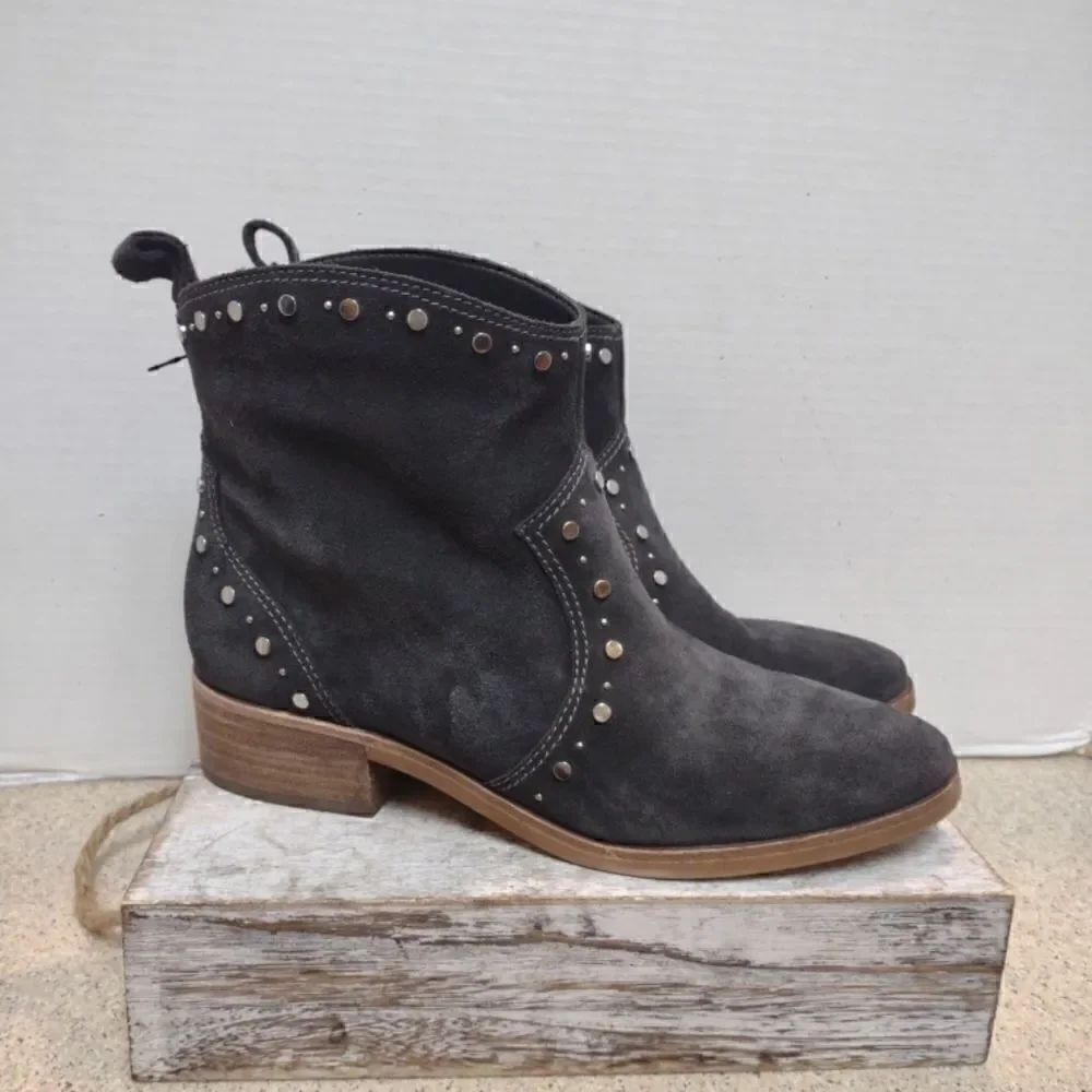 👍 Dolce Vita Suede Western Boots Size 9. A3